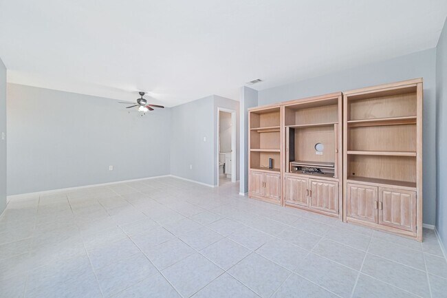 Building Photo - NOW AVAILABLE - Well Maintained Villa in C...