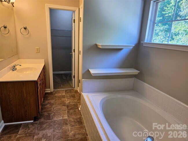 Building Photo - 5401 Groveton Ct