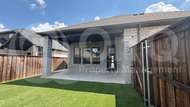Building Photo - 3508 Covedale Blvd