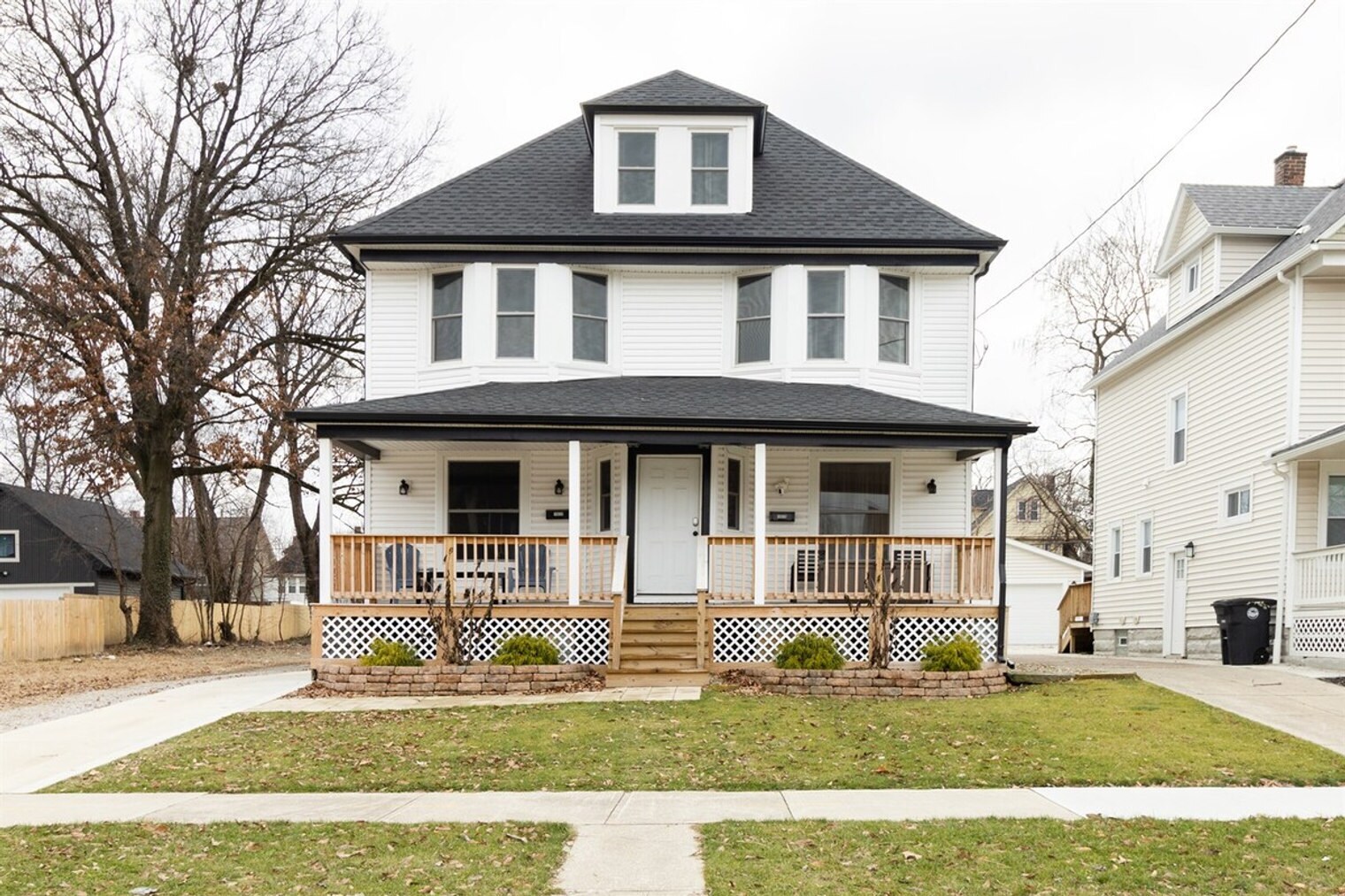 Building Photo - 10628 Lee Ave