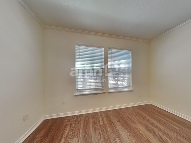 Building Photo - 1898 Barton Springs Dr