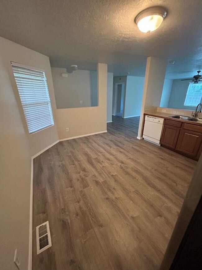 Building Photo - Lovely Meridian home