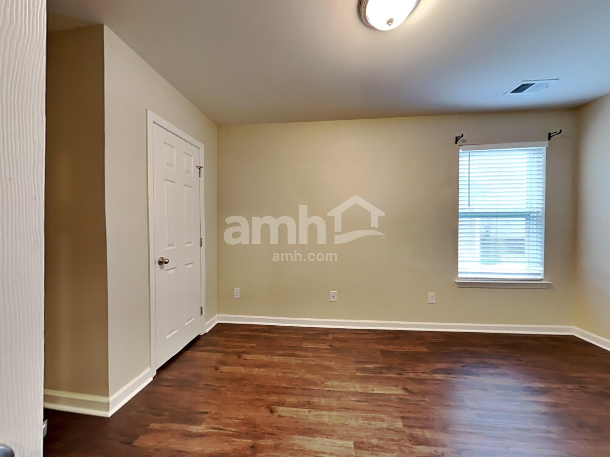 Building Photo - 195 Meadow Wood Rd