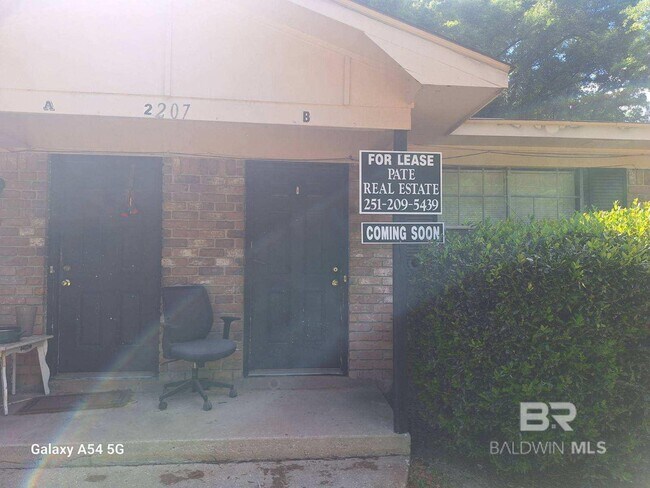 Building Photo - 2207 Wolf Ridge Rd