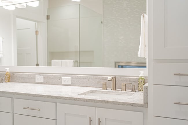 Building Photo - 949 Greenwillow Ln