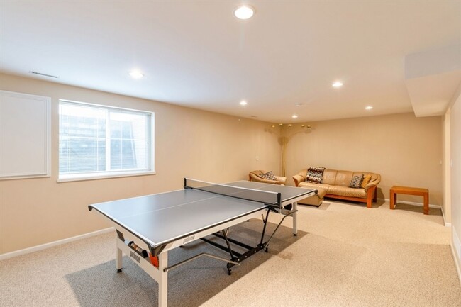 Building Photo - 2620 Camden Dr