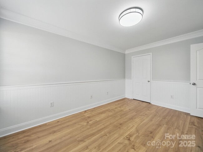 Building Photo - 5203 Grays Ridge Dr