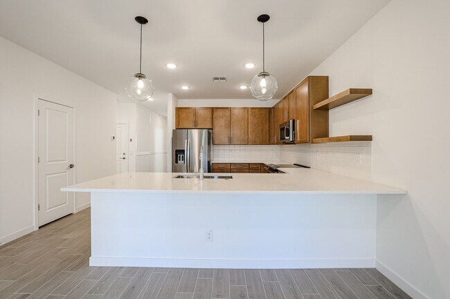 Building Photo - 4 Bedroom in Ambra Gated Community