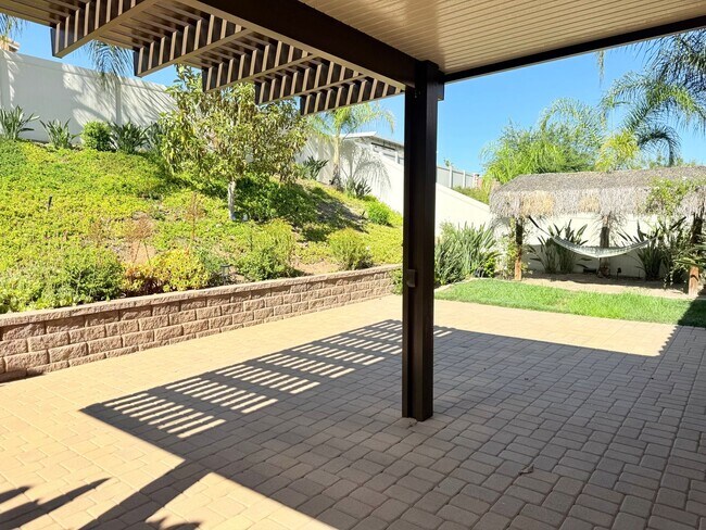 Building Photo - Single Story 4 Bedroom Solar home for rent
