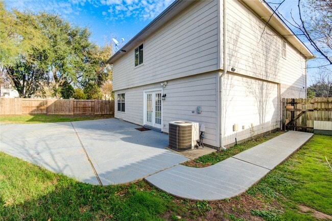 Building Photo - 1823 Usher Ct