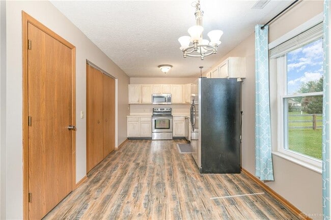 Building Photo - 6044 Sean Cir