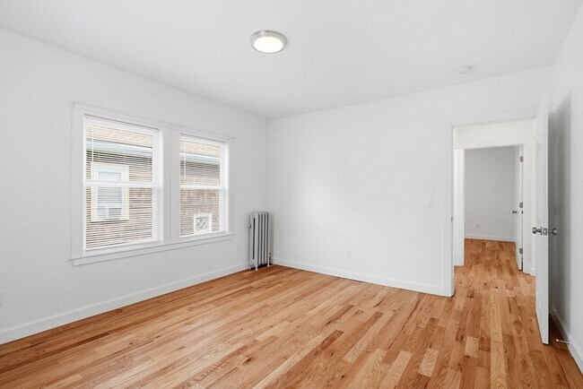 Building Photo - 216 Broadway