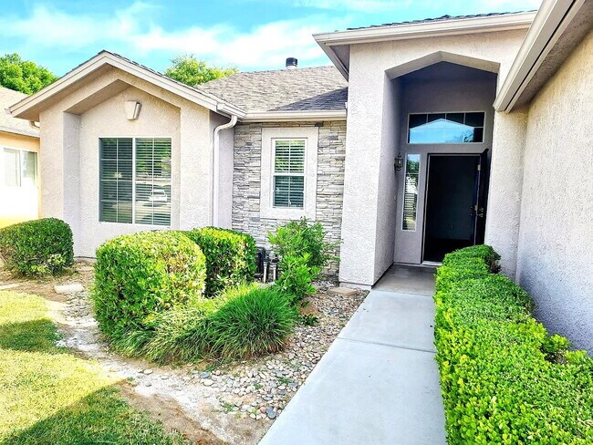 Building Photo - The 3-Bd , 2-Bth home is freshly renovated with new paint