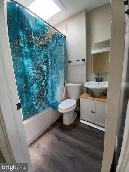 Building Photo - 711 N Streeper St