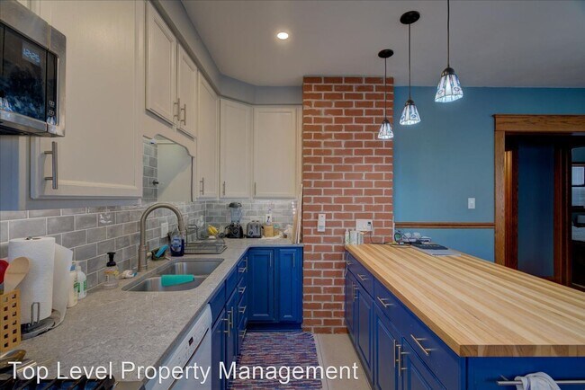 Building Photo - 2 br, 1 bath House - 411 S Orchard St.