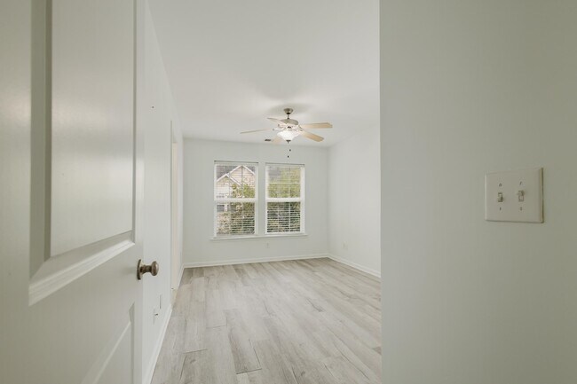 Building Photo - 1698 Low Country Pl