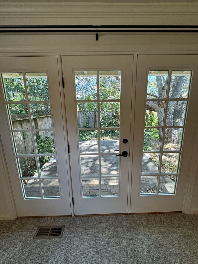 Building Photo - Carmel Valley Village Home