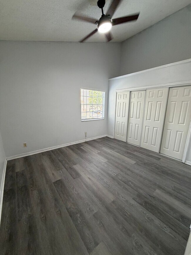 Building Photo - 645 Stafford Terrace