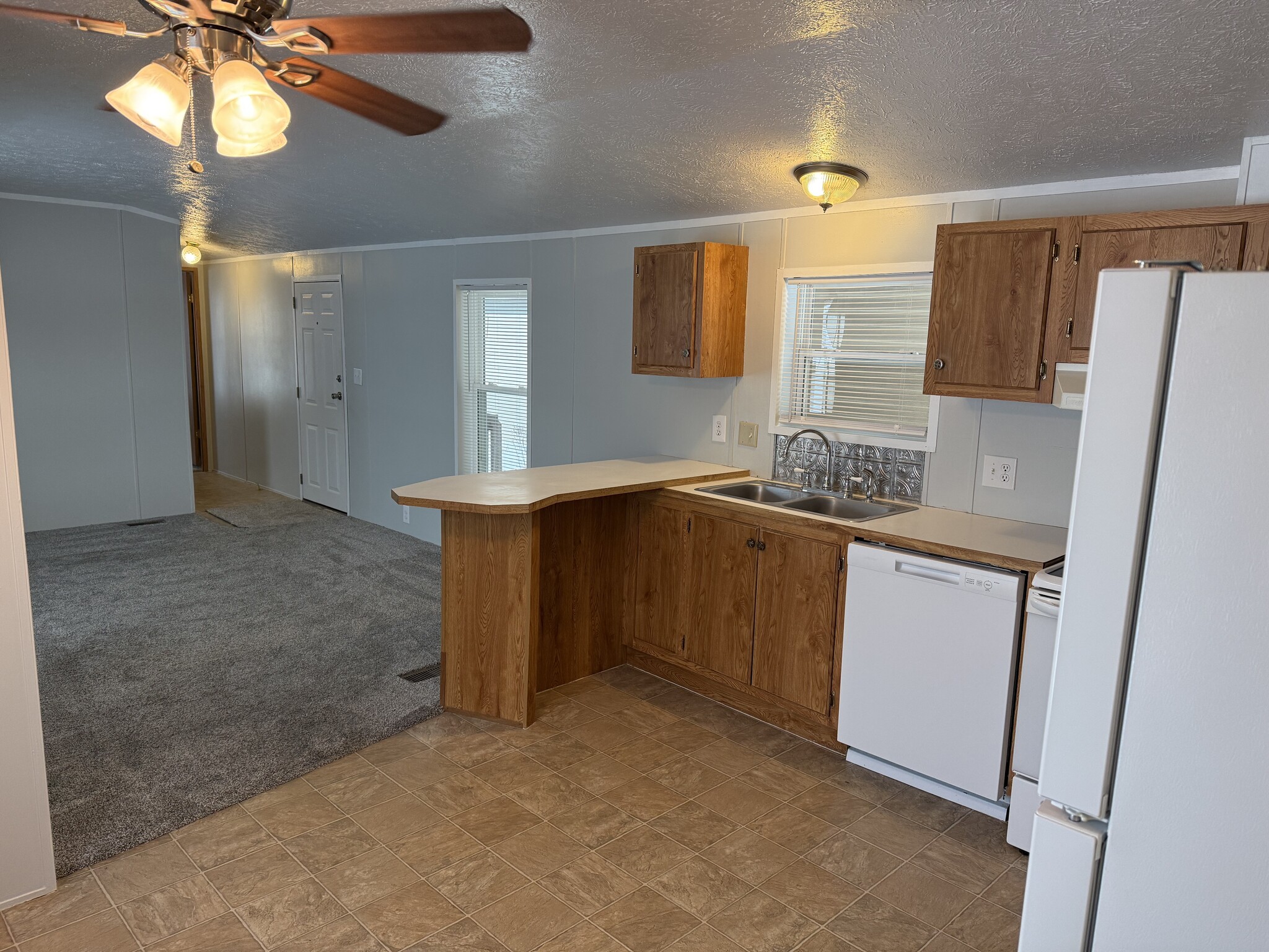 Building Photo - 13 James River Blvd