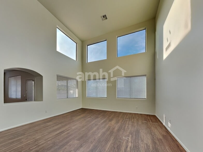 Building Photo - 17781 W Andora St