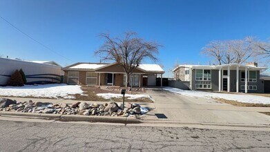 Building Photo - COTTONWOOD HEIGHTS 4 bed 3 bath family home