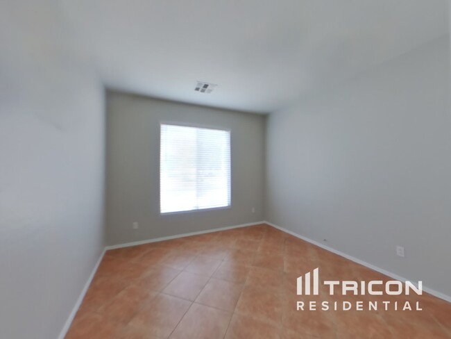 Building Photo - 3223 S 73rd Dr
