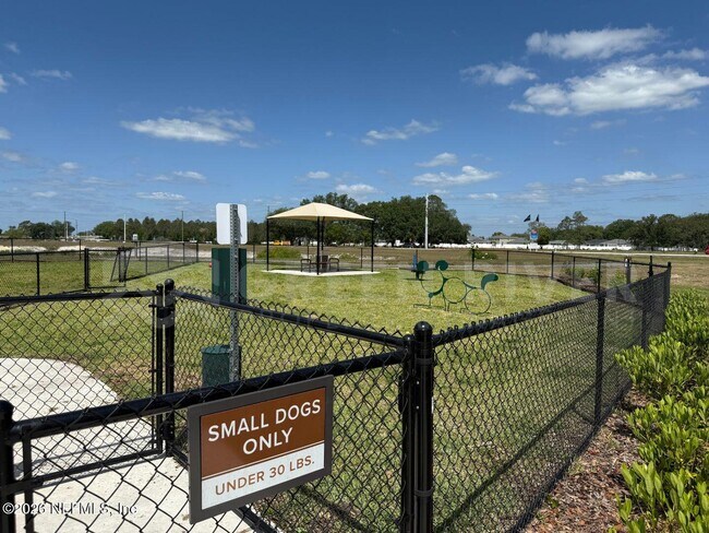 Building Photo - 2717 White Cedar Ln