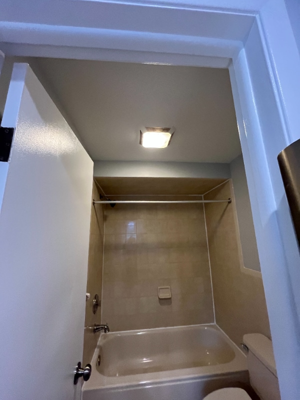 Building Photo - 30 Carolyn Terrace