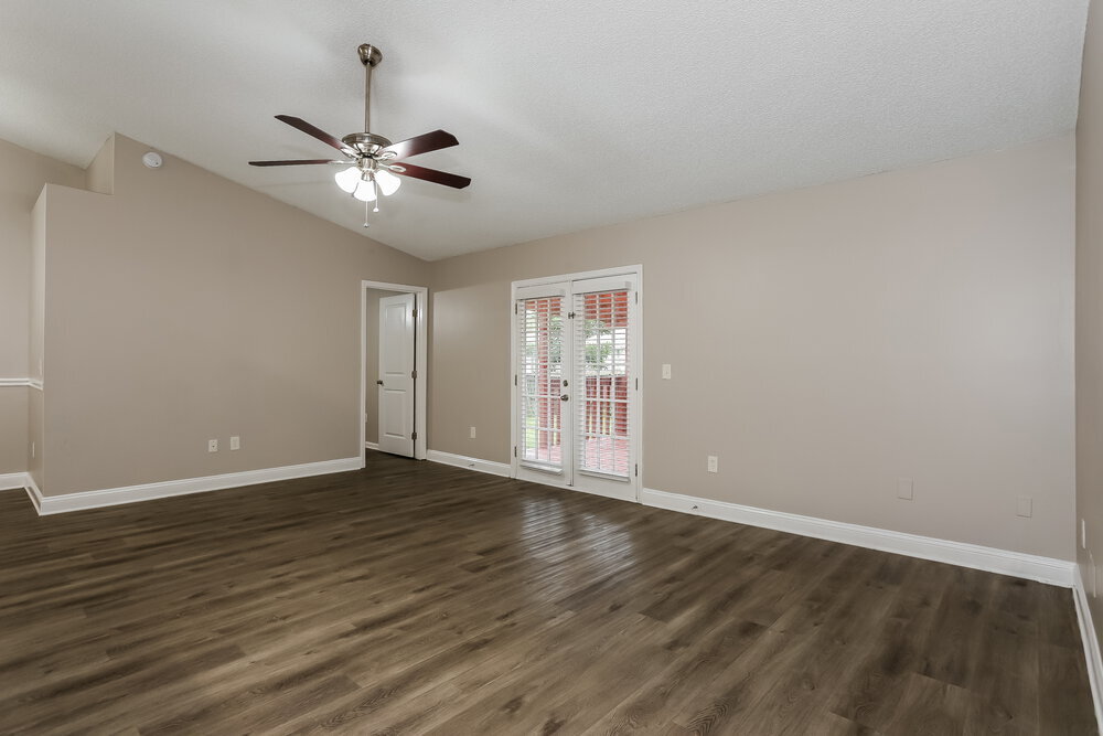 Building Photo - 1608 Twin Oak Dr W