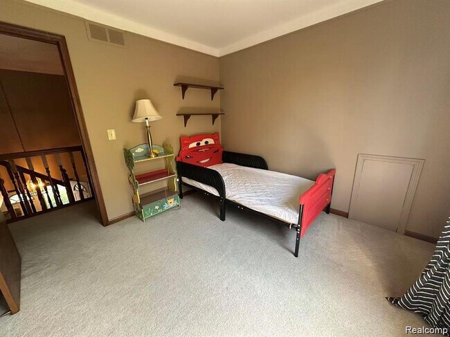 Building Photo - 24397 Venice Dr