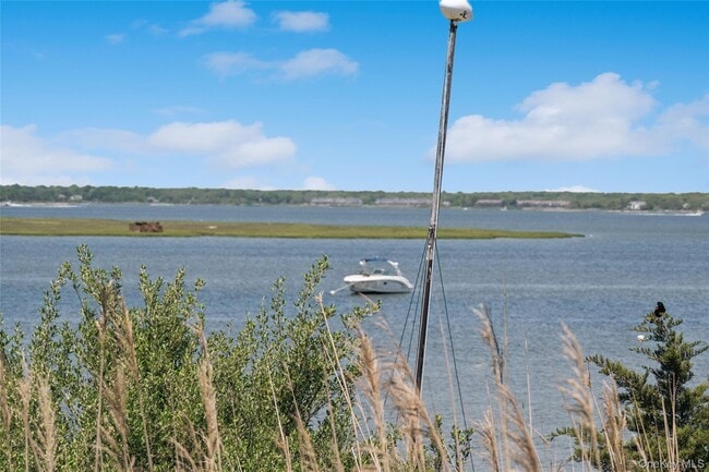 Building Photo - 846 Dune Rd