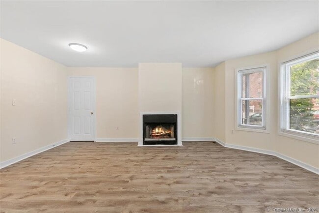 Building Photo - 86 Howe St