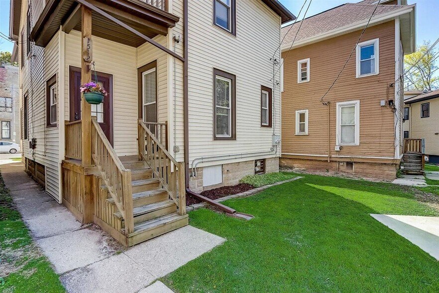 Back entrance near parking - 1512 E Irving Plz
