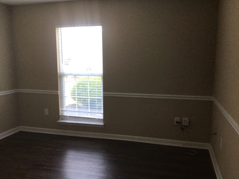 Building Photo - 109 Karsten Creek Dr