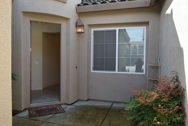 Building Photo - Coming Soon! Spacious Single-Story Home for Lease in Lathrop!