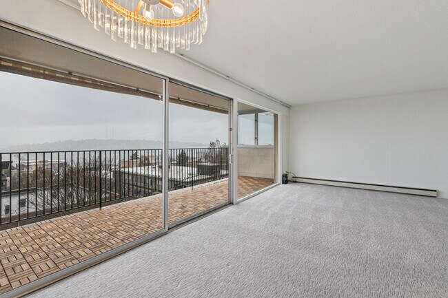 Building Photo - 505 Belmont Ave E