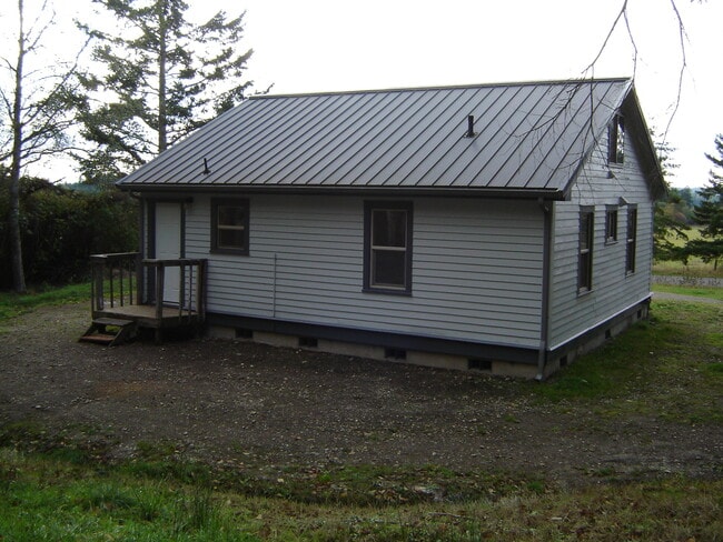 Building Photo - ***PENDING APPLICATION***Cabin in the woods on 4+ Acres.
