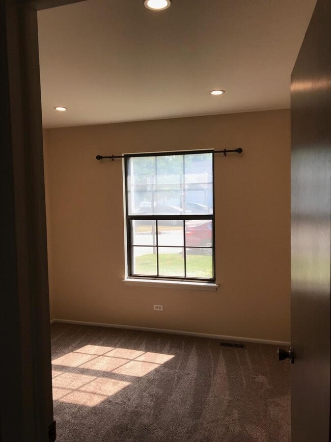 Building Photo - 232 Driftwood Ln