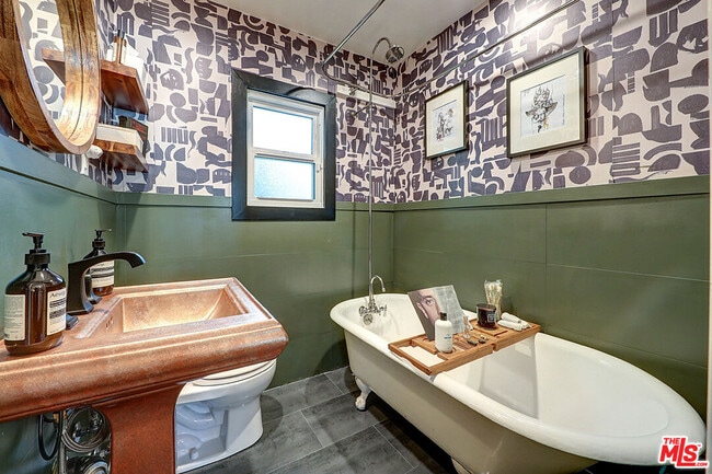 Building Photo - 8326 Ridpath Dr