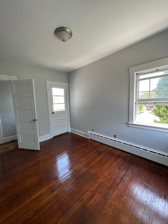 Building Photo - 70 8th St