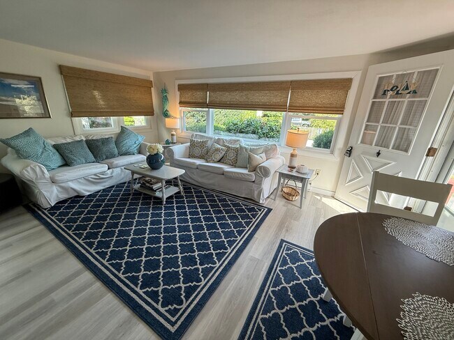 Building Photo - 2 Reed Ave