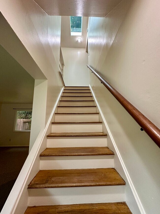 Building Photo - Spacious 4-Bedroom Home with Bonus Room in...