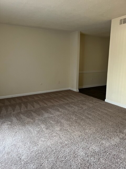 Building Photo - 240 Scandia Cir