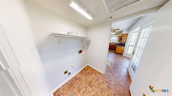 Building Photo - 1613 Bobby Lee Dr