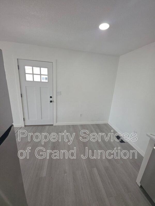 Building Photo - 3238-D 1/4 D 1/4 Rd