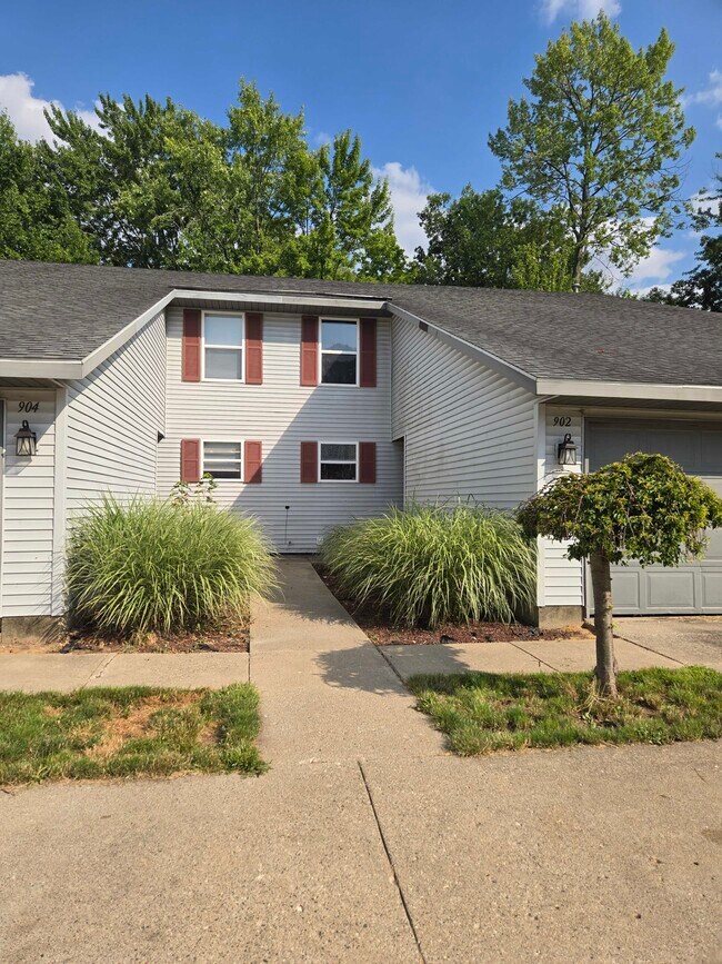 Building Photo - 904 Cedar Run Ct NW