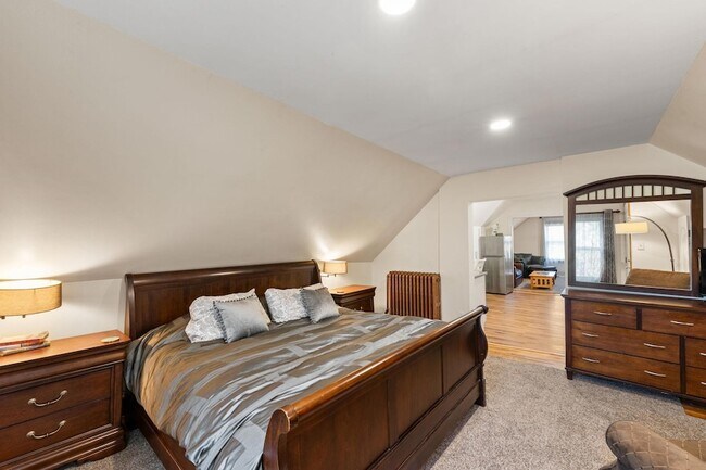 Building Photo - 2707 Garfield Ave