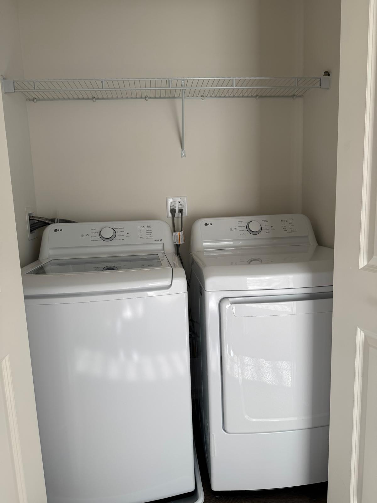 Building Photo - 2263 Glacier St