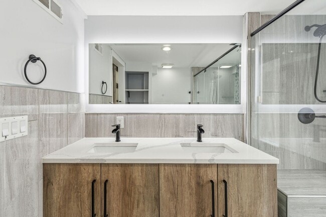 Building Photo - Newly Renovated Single Family Brewerytown