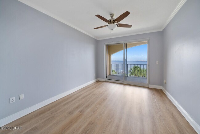 Building Photo - 2400 Grandiflora Blvd